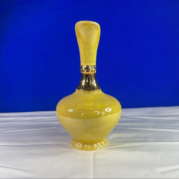 Vintage Warranted 22 KT. Karat Gold Handle Vase Yellow Swirls - Picture 4 of 10